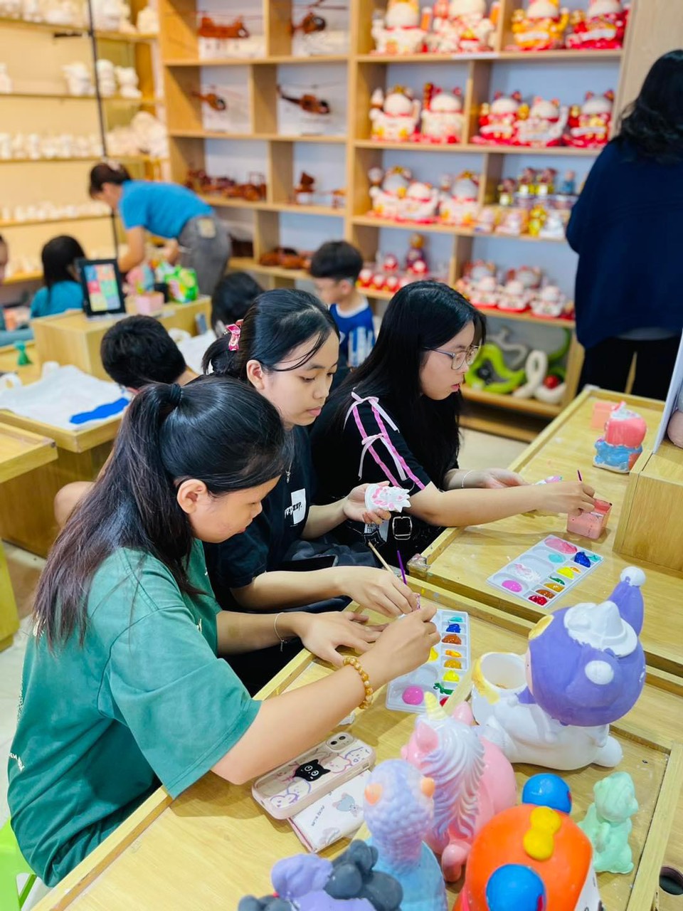 Creative Plaster Painting Workshop - Image 4